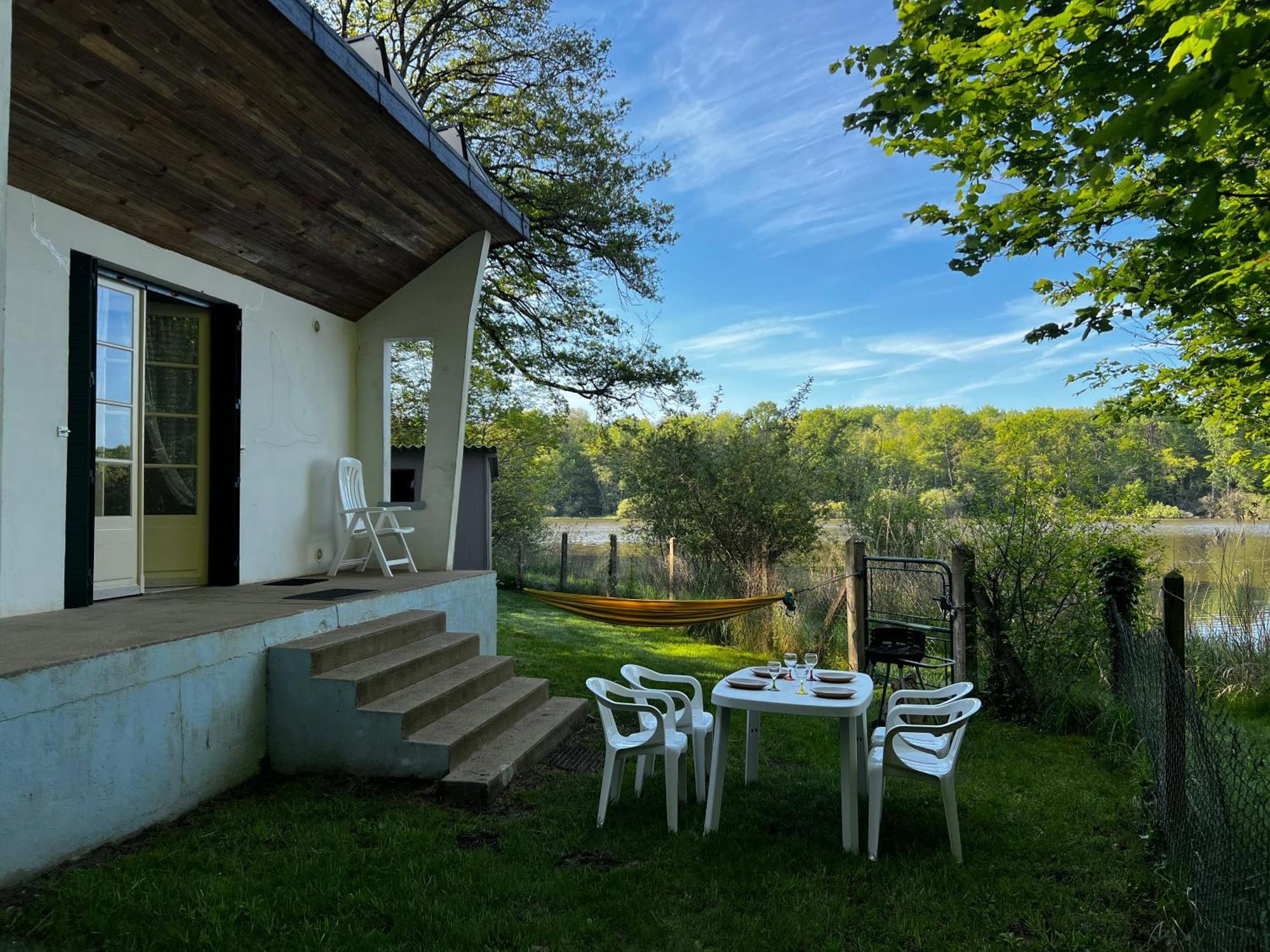 Chalet Au Bord De L'Etang 4 Pers Les Boulmiers Bagian luar foto